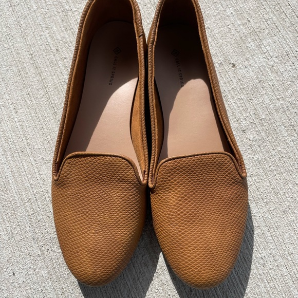 Call it Spring Brown Flats 3/30 - Picture 3 of 7